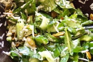 Read more about the article Keto Friendly Simple Seedy Salad